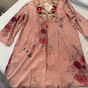 Floral Embroidered Women's Blouse